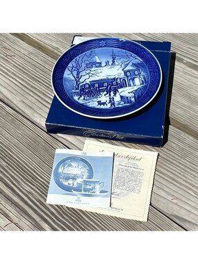 Royal Copenhagen 1995 Christmas Plate, with box & brochure